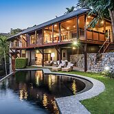 Iluka Luxury House With Ocean Views On Half Acre With Pool And Two Gol