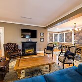 Hedge House- luxury space style location