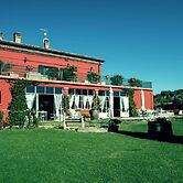 Apartment Amidst Vineyards & Blue Skies
