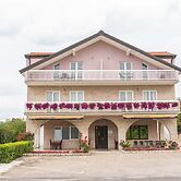 Apartment in Imotski Near the Lake