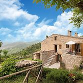 Apartment in a Countryhouse With Pool