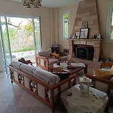 Hillview Holiday Home in Kalavrouza