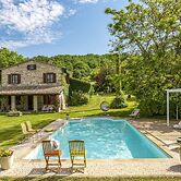 Marche Villa Close Culture