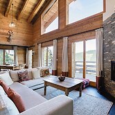 Authentic Swiss Spa Chalet Hot Tub & Sauna