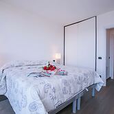 Penthouse-LakeView-AC-PrivateGarden
