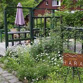 Gallery Hara & Guest House