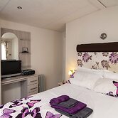 Lodge - Sleeps 6 With Pool Access