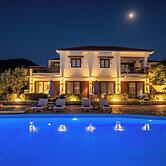 Skopelos Holidays Hotel