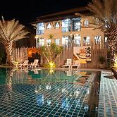 Season Palace Huahin Hotel