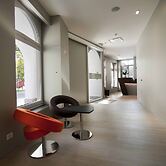 Square Hotel