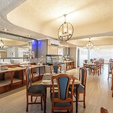 Gold Crest Hotel