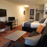 City of Sails Motel