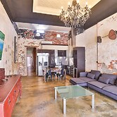 Indulge Apartments - Eighth Street