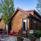 Snake River Cabin Village