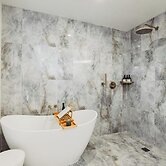 Kaleidoscope Inn & Gardens