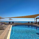 Hill View Restaurant & Apartments