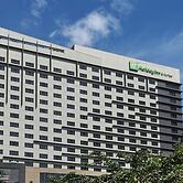 Holiday Inn & Suites Makati by IHG