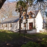 Little Red Rooster Rest and Spa