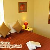 Birchwood Spa Motel