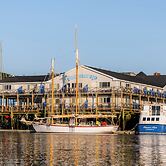 Fishermans Wharf Inn
