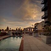 Hampton Inn & Suites Austin @ The University / Capitol