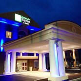 Holiday Inn Express & Suites Utica by IHG