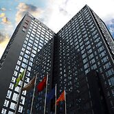 La Perle International Hotel - Free shuttle between hotel and Exhibiti