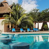 Real Mayab Hotel & Bungalows