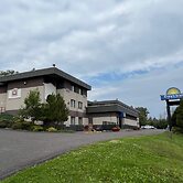 Days Inn by Wyndham Duluth Lakewalk