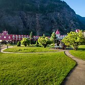 Three Valley Lake Chateau