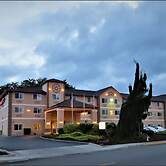 Peppermill Empress Inn