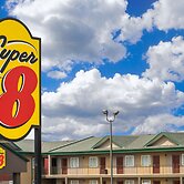 Super 8 by Wyndham Fox Creek