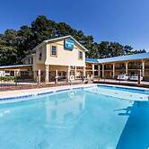 Days Inn by Wyndham Calhoun GA I-75 and US-41