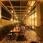 Emerald Clarks Inn Suite