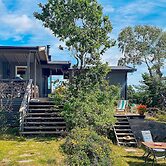 Serene Seaside Retreat in Vesteroy-by Traum