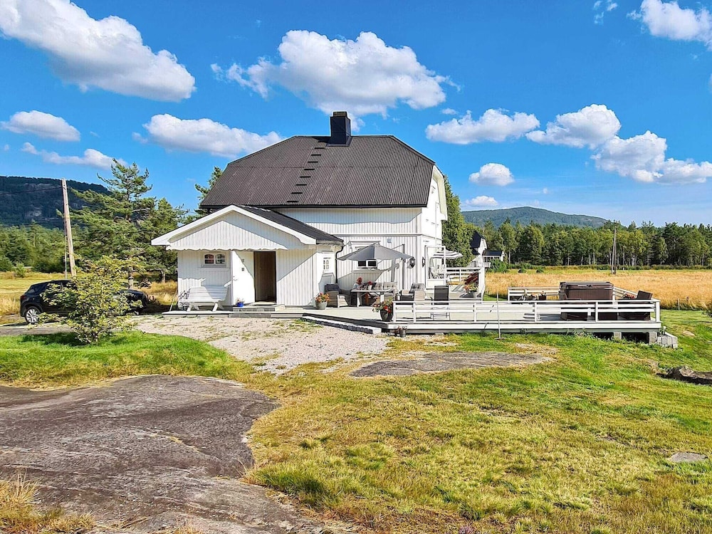 13 Person Holiday Home in Treungen