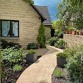 1A Erneston Crescent