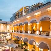 Palacio Provincial San Juan, Curio Collection by Hilton