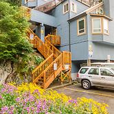 Cute and Cozy, Walk to Gondola Ski in Out