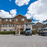 Banff Boundary Lodge Mountainview Studio