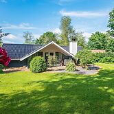 Secluded Oasis by Kvie Lake-by Traum