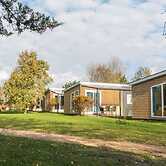 Cozy Chalet at Holiday Park Fort den Haak