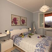 Casa Fiorita Pool and Lake