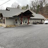 Carr's Northside Motel and Cottages