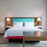 Hampton Inn & Suites Marshfield