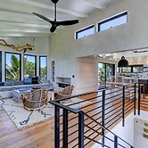 Haena Beach House 2 Bedroom Home by RedAwning