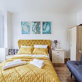 Charming 5-bed House in Birmingham