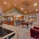 Angora Mountain Lodge - Pool Table, Ping Pong, Shuffle Board