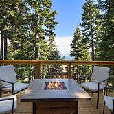 Snowshoe Cabin 3 Decks, BBQ & Hot Tub!