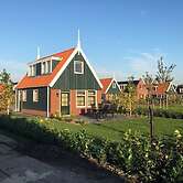 Holiday Home Built in Zaanse Style, Near Alkmaar